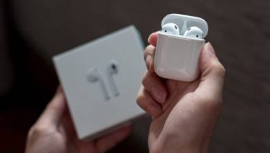Беспроводные наушники AirPods: какую модель выбрать