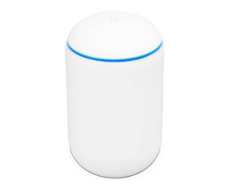 Точка доступа Ubiquiti UniFi Dream Machine (UDM)