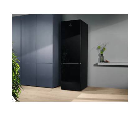 Холодильник Electrolux LNT7ME34K1