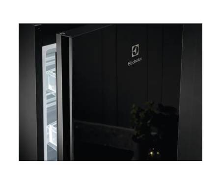 Холодильник Electrolux LNT7ME34K1