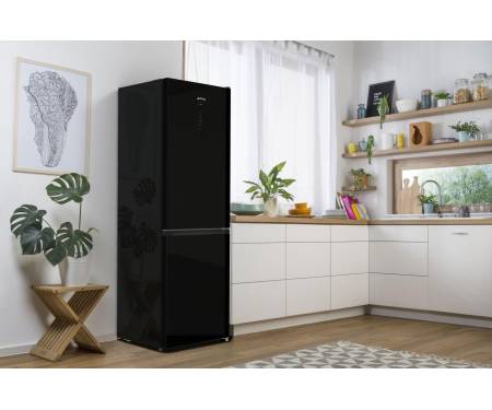 Gorenje Холодильник з нижн. мороз. камерою 185х60х60см, 2 двері, 204(96)л, А++, NoFrost+ , LED дисплей, Зона св-ті, чорний