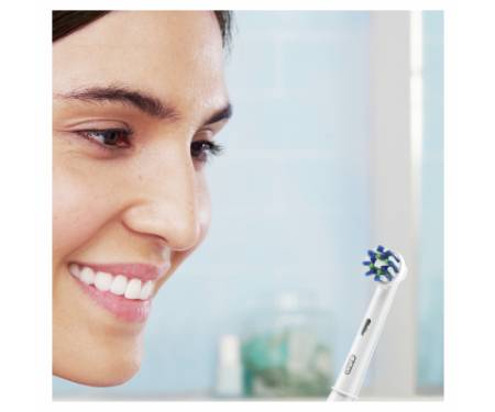 Електрична зубна щітка Oral-B Cross Action (PRO 500)