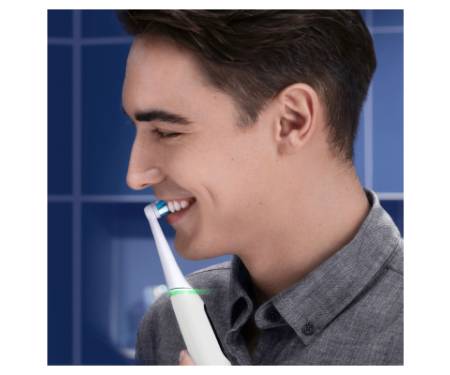 Електрична зубна щітка Oral-B iO Series 6 iOM6.1A6.1K 3753 White (4210201381648)