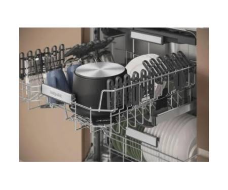 Посудомийна машина Hotpoint-Ariston HM742L