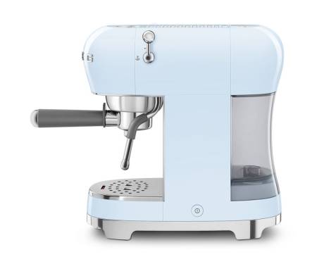 Рожковая кофеварка эспрессо Smeg ECF02PBEU