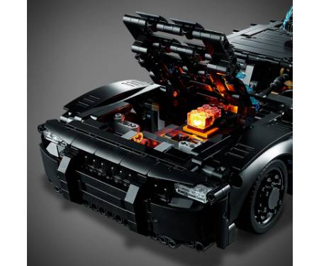 Конструктор LEGO Technic Бетмен: Бетмобіль 1360 деталей (42127)