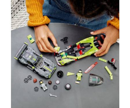 Конструктор LEGO Speed Champions Aston Martin Valkyrie AMR Pro і Aston Martin Vantage GT3 592 деталі (76910)