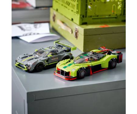 Конструктор LEGO Speed Champions Aston Martin Valkyrie AMR Pro і Aston Martin Vantage GT3 592 деталі (76910)