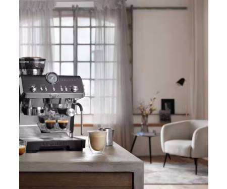 Ріжкова кавоварка еспресо DeLonghi EC 9555 BK