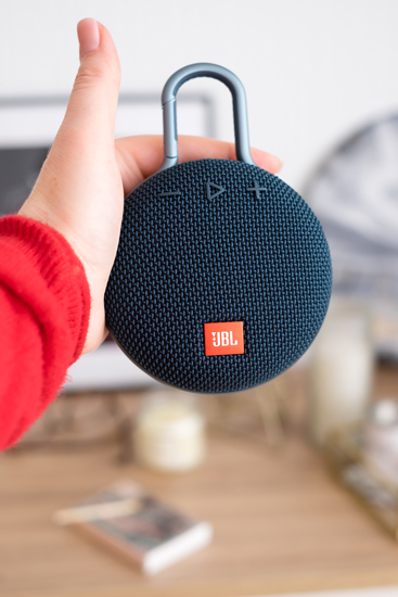 Колонка JBL CLIP 3 Fiesta Red (JBLCLIP3RED)