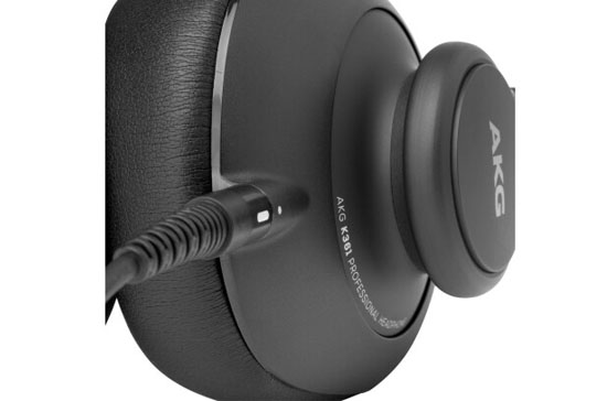 AKG K361