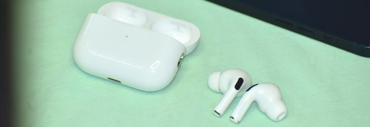 Ищем AirPods Pro через приложение «Локатор» Ищем AirPods Pro через приложение «Локатор»